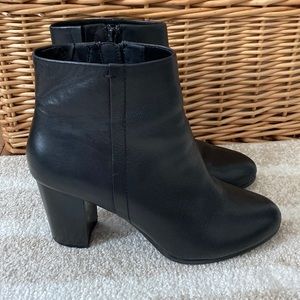 Vionic Booties, Black, Leather, Size 9 — Shoes made for style and comfort!